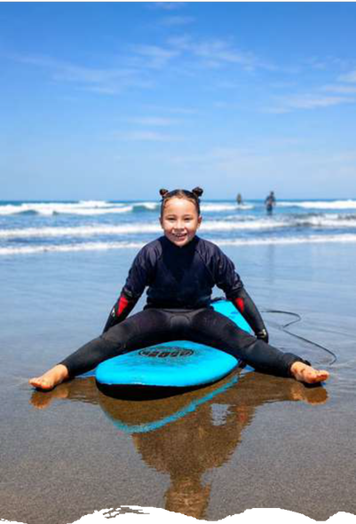 Surf inclusivo en la playa de Los Quebrantos