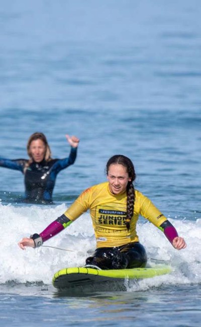 Surf inclusivo en la playa de Los Quebrantos